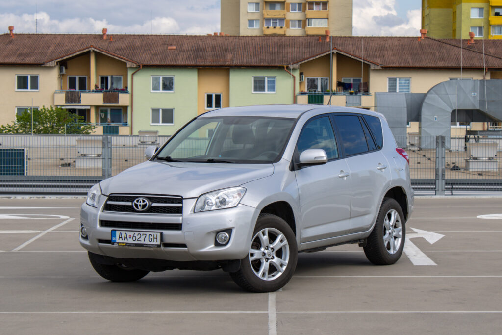 Toyota RAV4 2.0l Valvematic Lux, 116kW, M6, 5d / AJ NA SPLÁTKY / PROTIÚČET