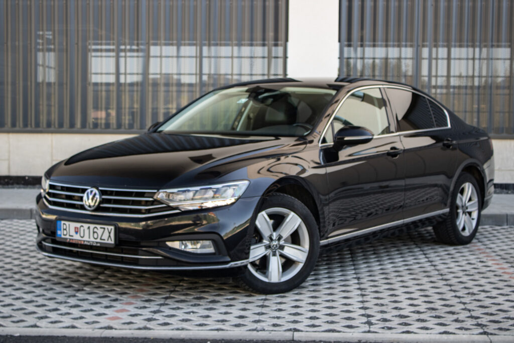 Volkswagen Passat 2.0 TDI 4Motion DSG / 140kW / A7 / ZÁRUKA / AJ NA SPLÁTKY / PROTIÚČET