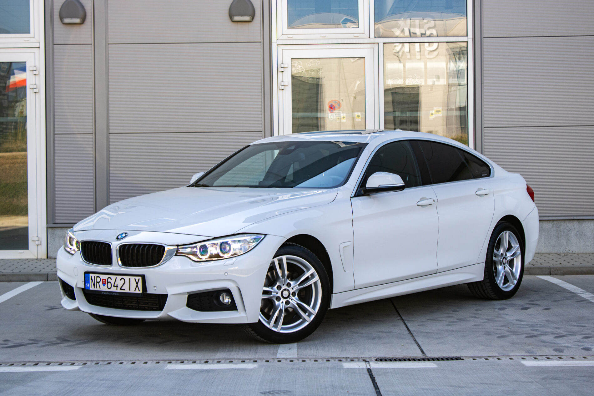 BMW Rad 4 Gran Coupé 420d xDRIVE Advantage AT8 140kW / NA SPLÁTKY / NA PROTIÚČET