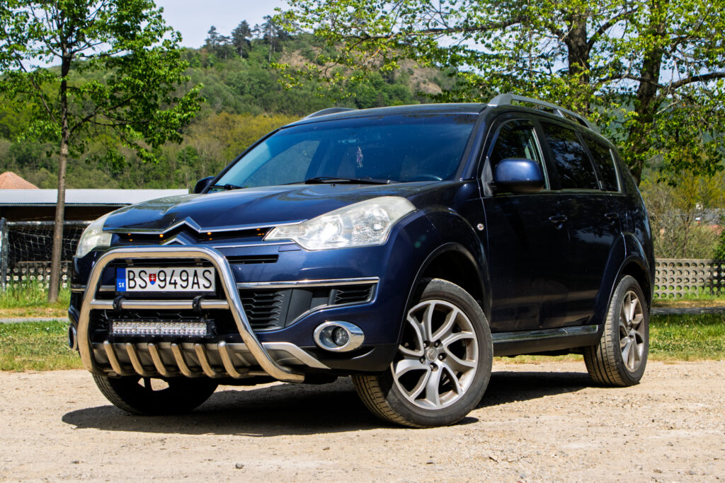 Citroën C-Crosser 2.2 HDi 115kW MT6 / NA SPLÁTKY / NA PROTIÚČET