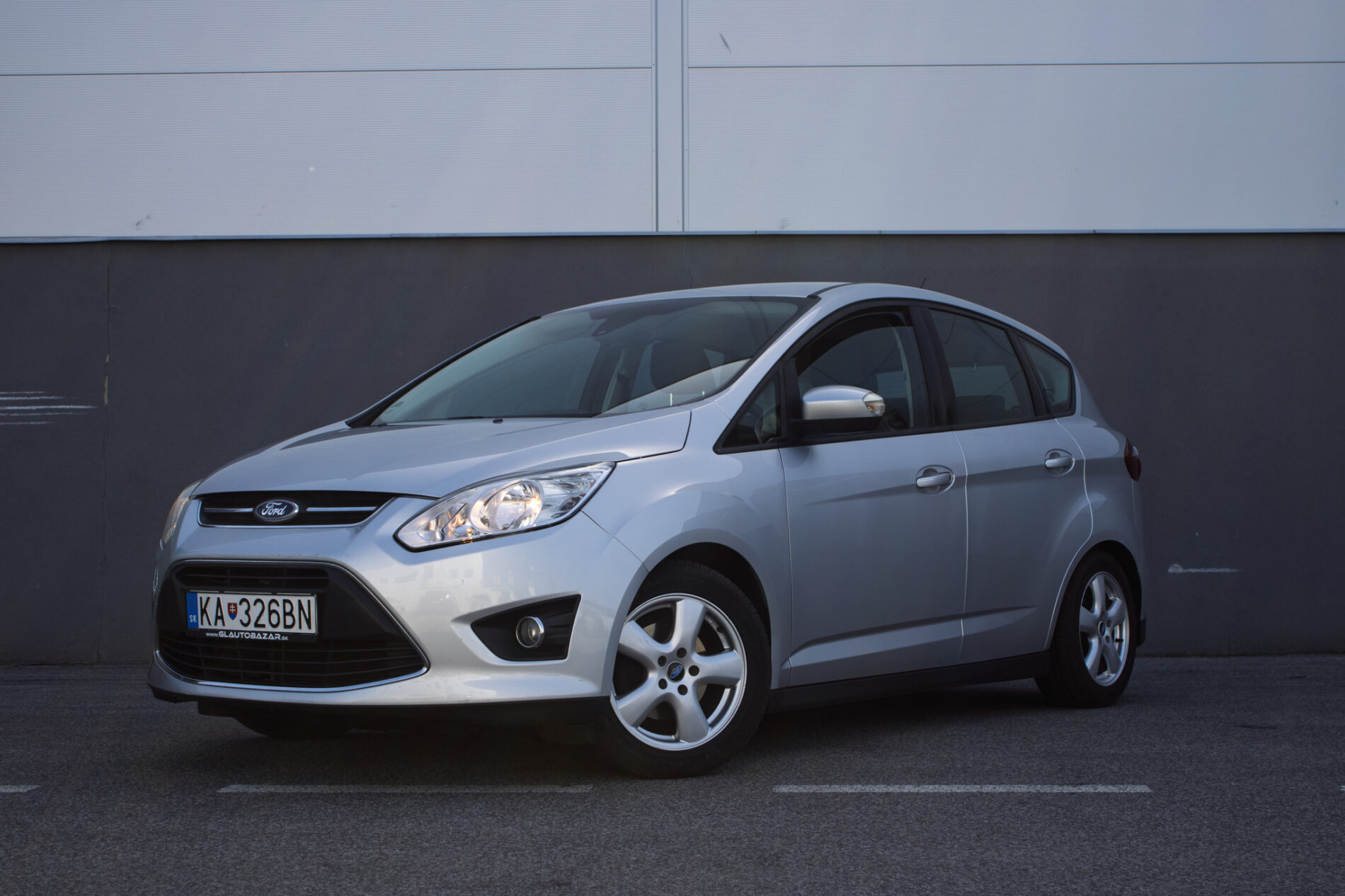 Ford C-Max 1.0 EcoBoost SCTi TREND 74kW MT6 / NA SPLÁTKY / NA PROTIÚČET