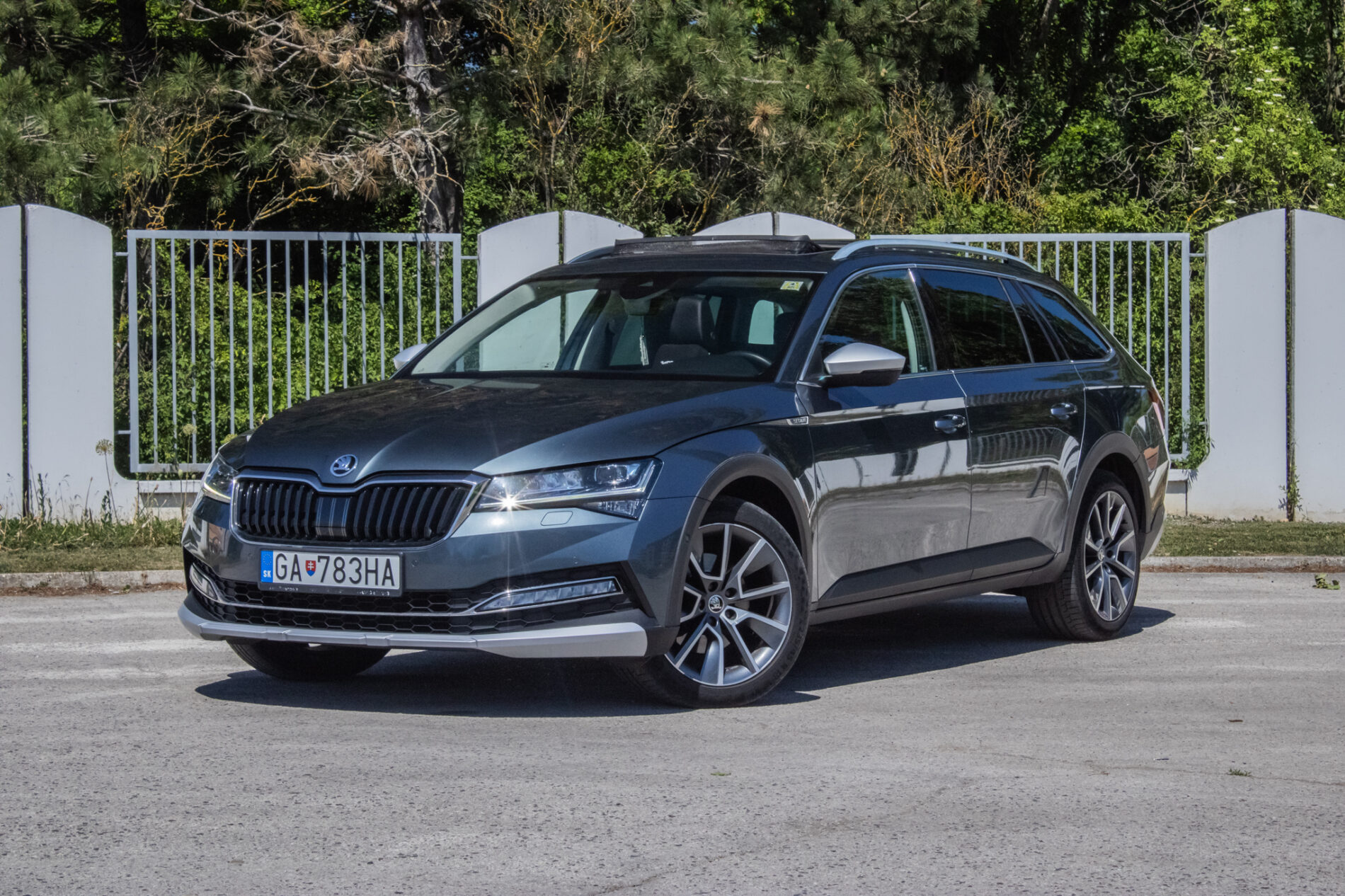 Škoda Superb Combi 2.0 TDI SCR Scout 4x4 DSG / Nelakované / AJ NA SPLÁTKY / PROTIÚČET