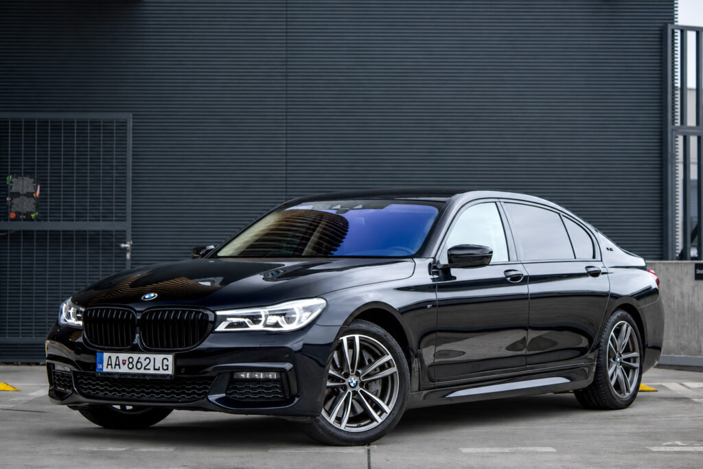 BMW Rad 7 750Li xDrive A/T / AJ NA SPLÁTKY / PROTIÚČET /