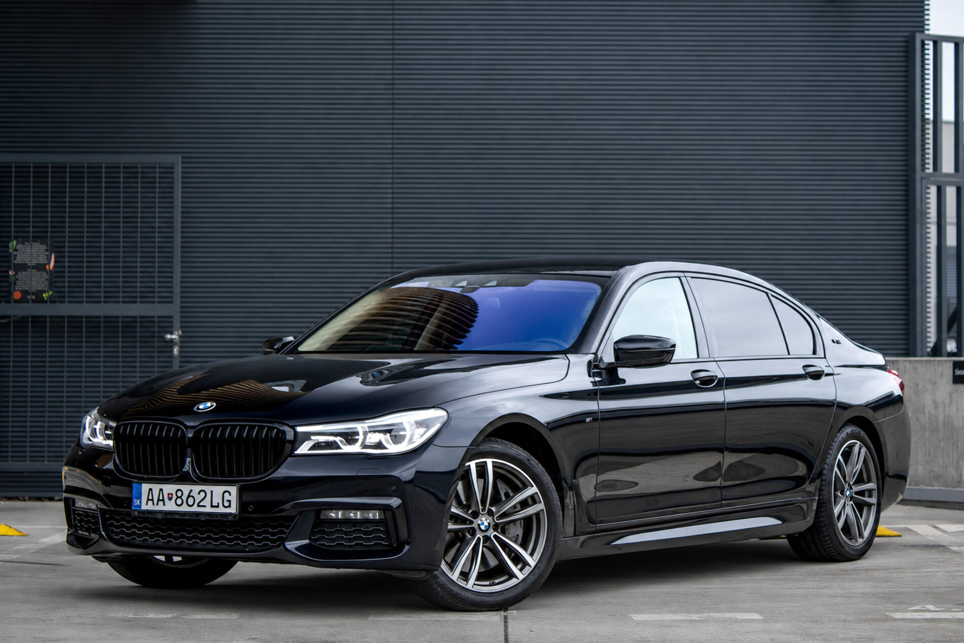 BMW Rad 7 750Li xDrive A/T / AJ NA SPLÁTKY / PROTIÚČET /
