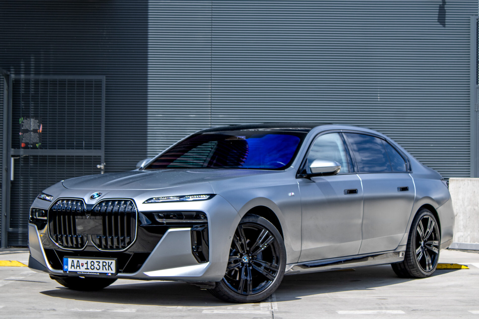 BMW Rad 7 740d mHEV xDrive A/T / AJ NA SPLÁTKY / PROTIÚČET / 1. MAJITEĽ /