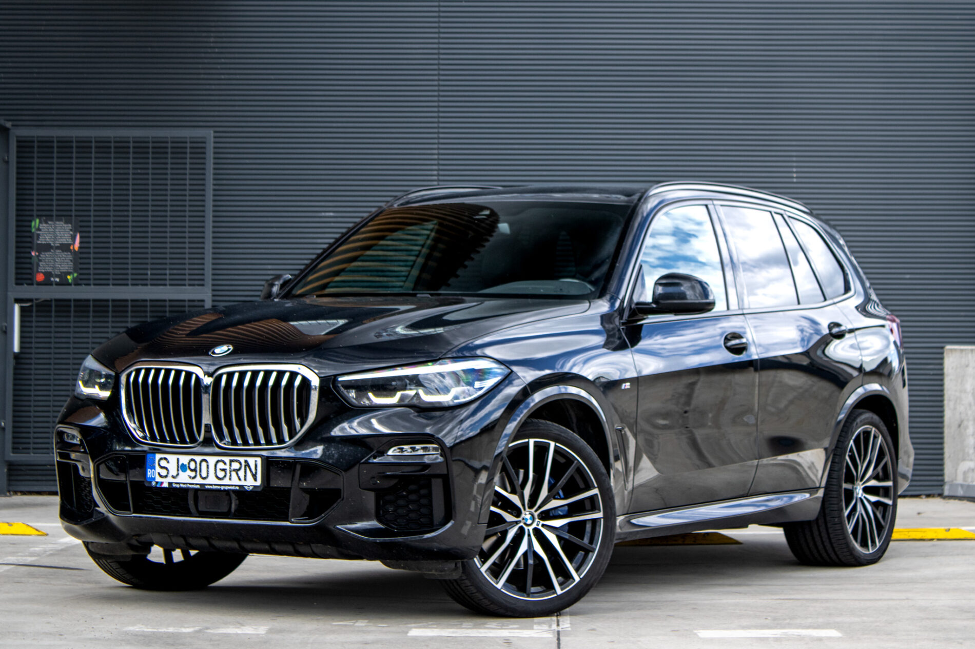 BMW X5 xDrive30d mHEV A/T / AJ NA SPLÁTKY / PROTIÚČET / 1. MAJITEĽ /