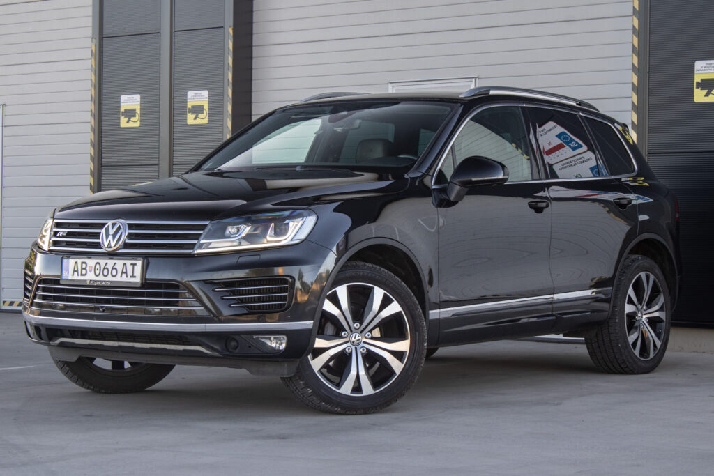 Volkswagen Touareg 3.0 V6 TDI BMT Premium TipTronic 4MOTION 193kW AT8 / NA SPLÁTKY / NA PROTIÚČ