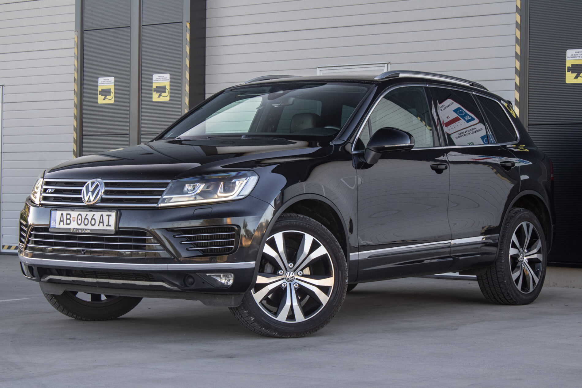 Volkswagen Touareg 3.0 V6 TDI BMT Premium TipTronic 4MOTION 193kW AT8 / NA SPLÁTKY / NA PROTIÚČ