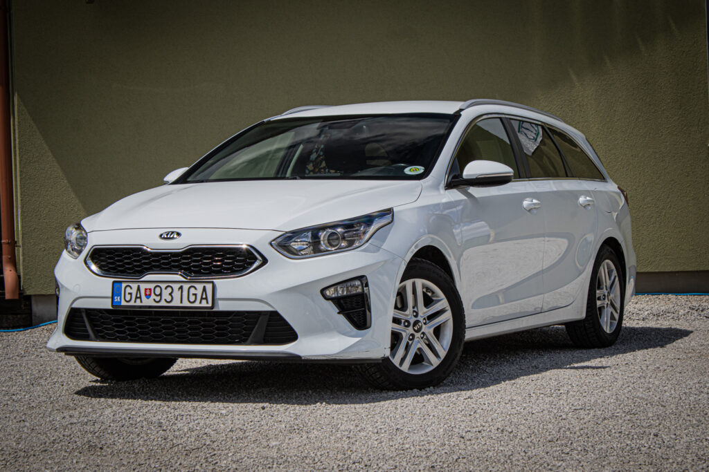Kia Ceed SW 1.6 CRDi 136kW First Edition, 100kW, M6 / AJ NA SPLÁTKY / PROTIHODNOTA /