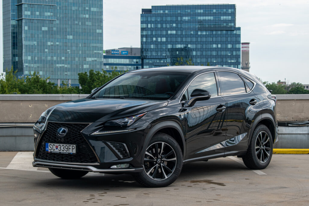 Lexus NX 300h F Sport E-CVT E-Four 114kw SK auto / AJ NA SPLÁTKY / PROTIÚČET