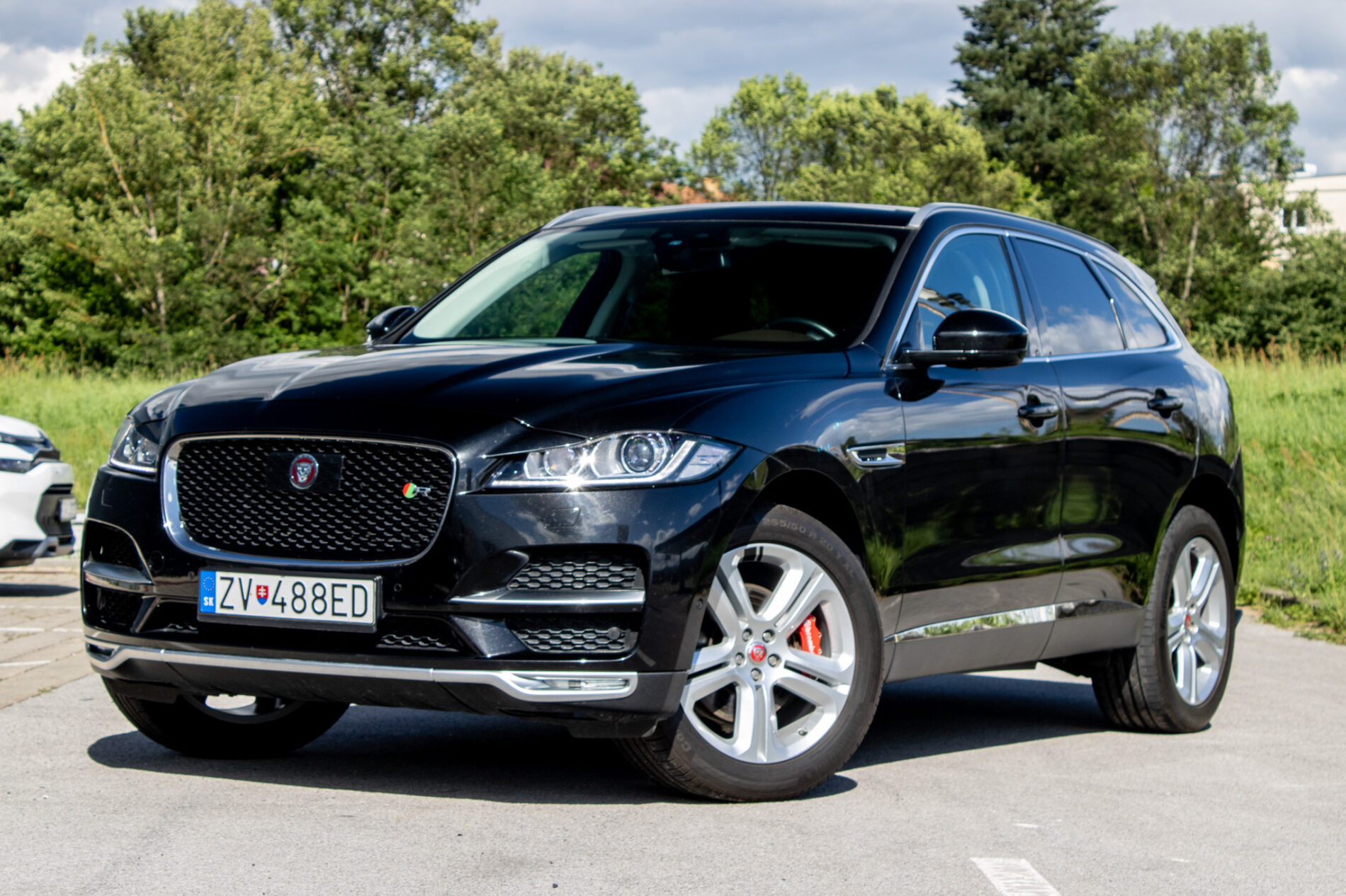 Jaguar F-Pace 3.0D V6 Portfolio AWD AT 221kW  / NA SPLÁTKY / NA PROTIÚČET