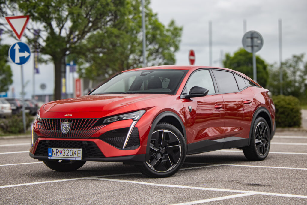 Peugeot 408 1.2 Pure Tech 130 GT EAT8 96kW / NA SPLÁTKY / NA PROTIÚČET