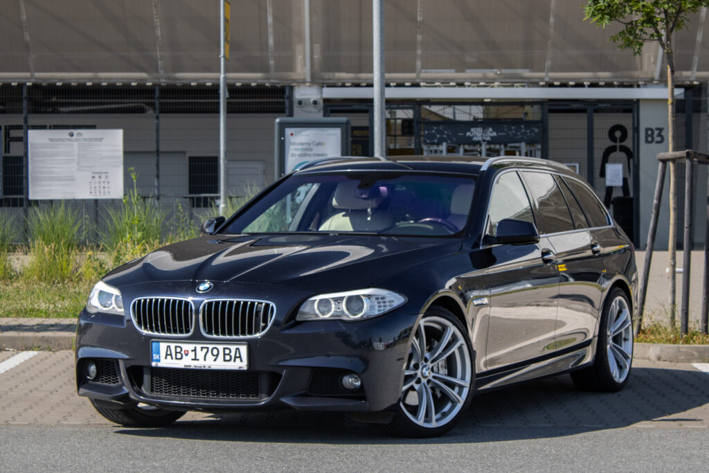 BMW Rad 5 Touring 535d xDrive M Sport / 230kw / A8 / ZÁRUKA / AJ NA SPLÁTKY / PROTIÚČET