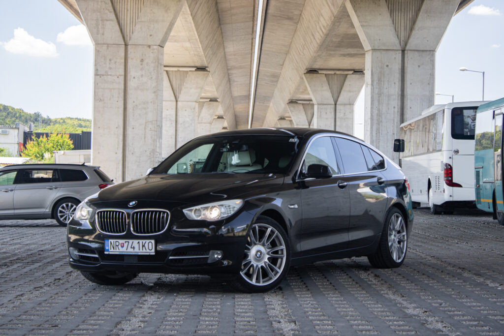 BMW Rad 5 GT xDrive 230kW AT8 / NA SPLÁTKY / NA PROTIÚČET