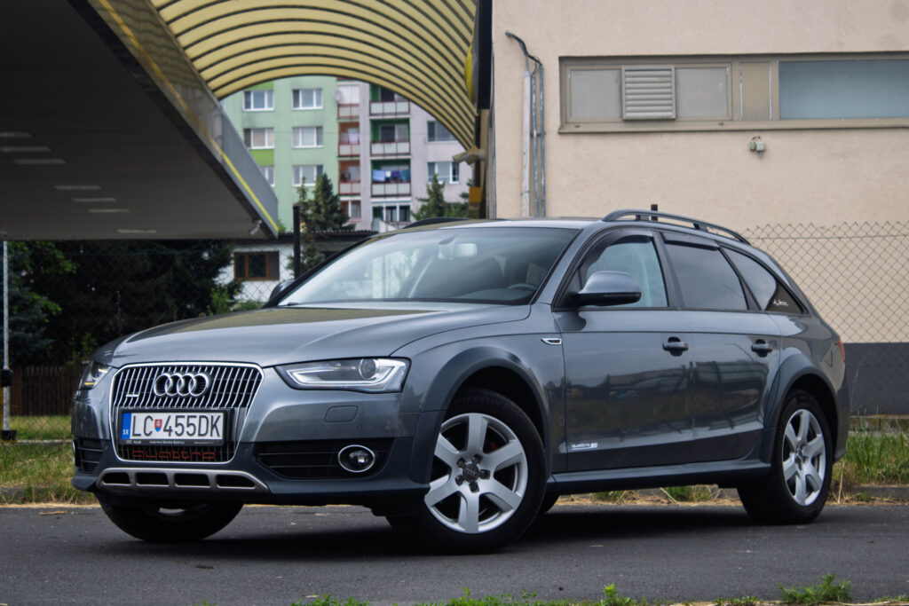 Audi A4 Allroad 2.0 TDI 130kW S tronic quattro AT7 / NA SPLÁTKY / NA PROTIÚČET