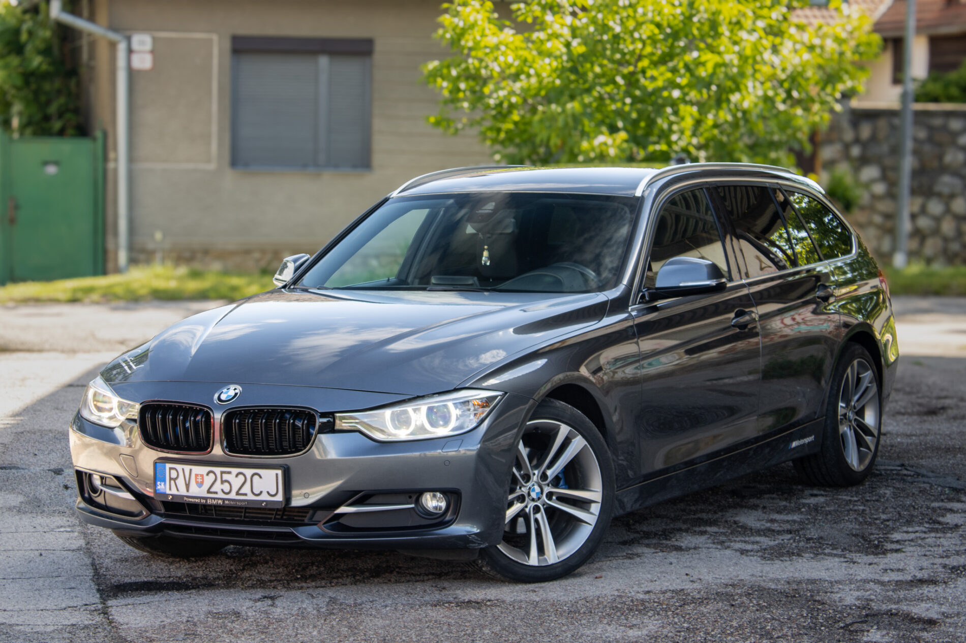 BMW Rad 3 Touring 318d Sport Line / 105kW / M6 / ZÁRUKA / AJ NA SPLÁTKY / PROTIÚČET