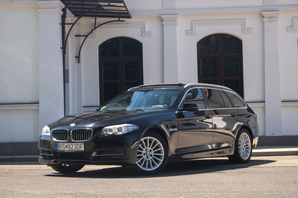 BMW Rad 5 Touring 520d xDrive 190k / NA SPLÁTKY / NA PROTIÚČET