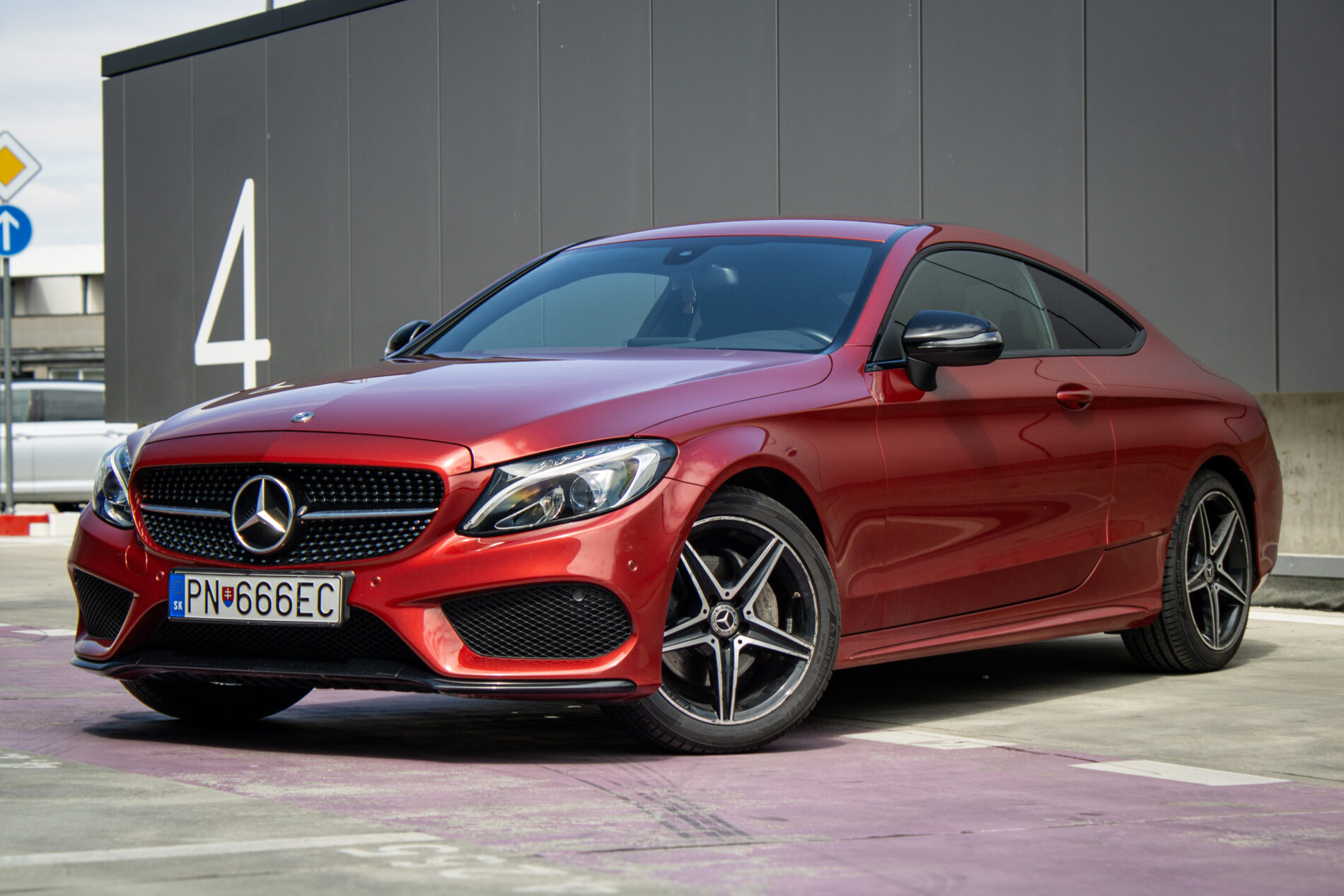 Mercedes-Benz C trieda Kupé 180 AMG Line 115kw