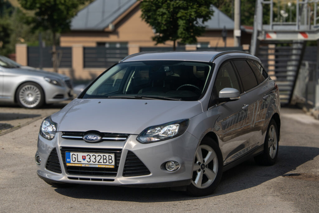 Ford Focus Kombi 2.0 TDCi Titanium / 85 kW / A6 / ZÁRUKA / AJ NA SPLÁTKY / PROTIÚČET