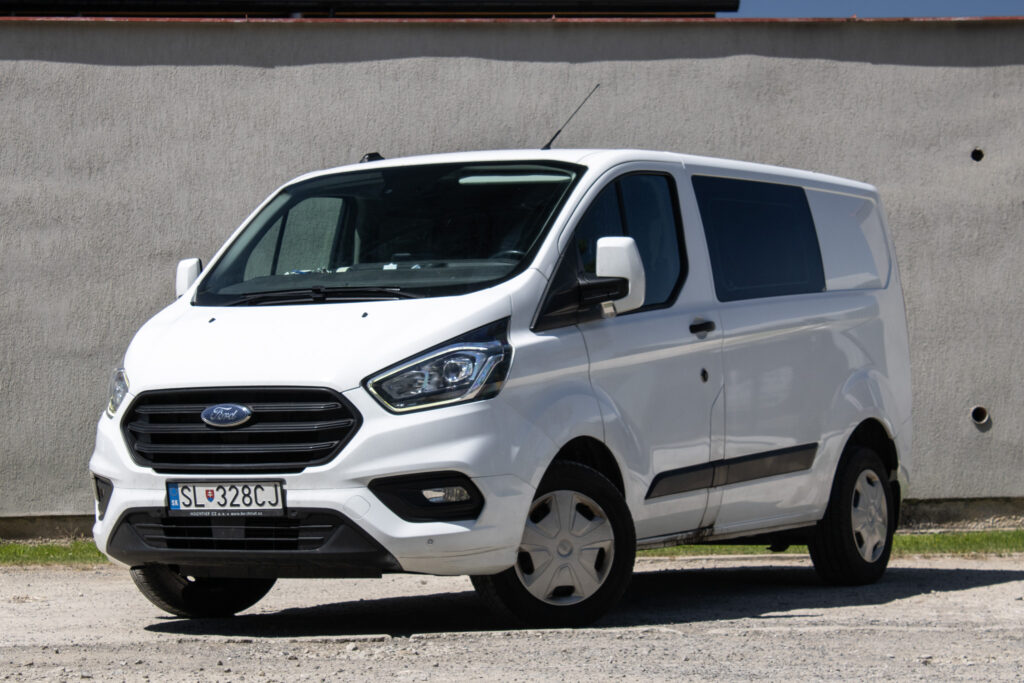 Ford Transit Custom 2.0 TDCi EcoBlue L1 / 96kW / M6 / ZÁRUKA / AJ NA SPLÁTKY / PROTIÚČET