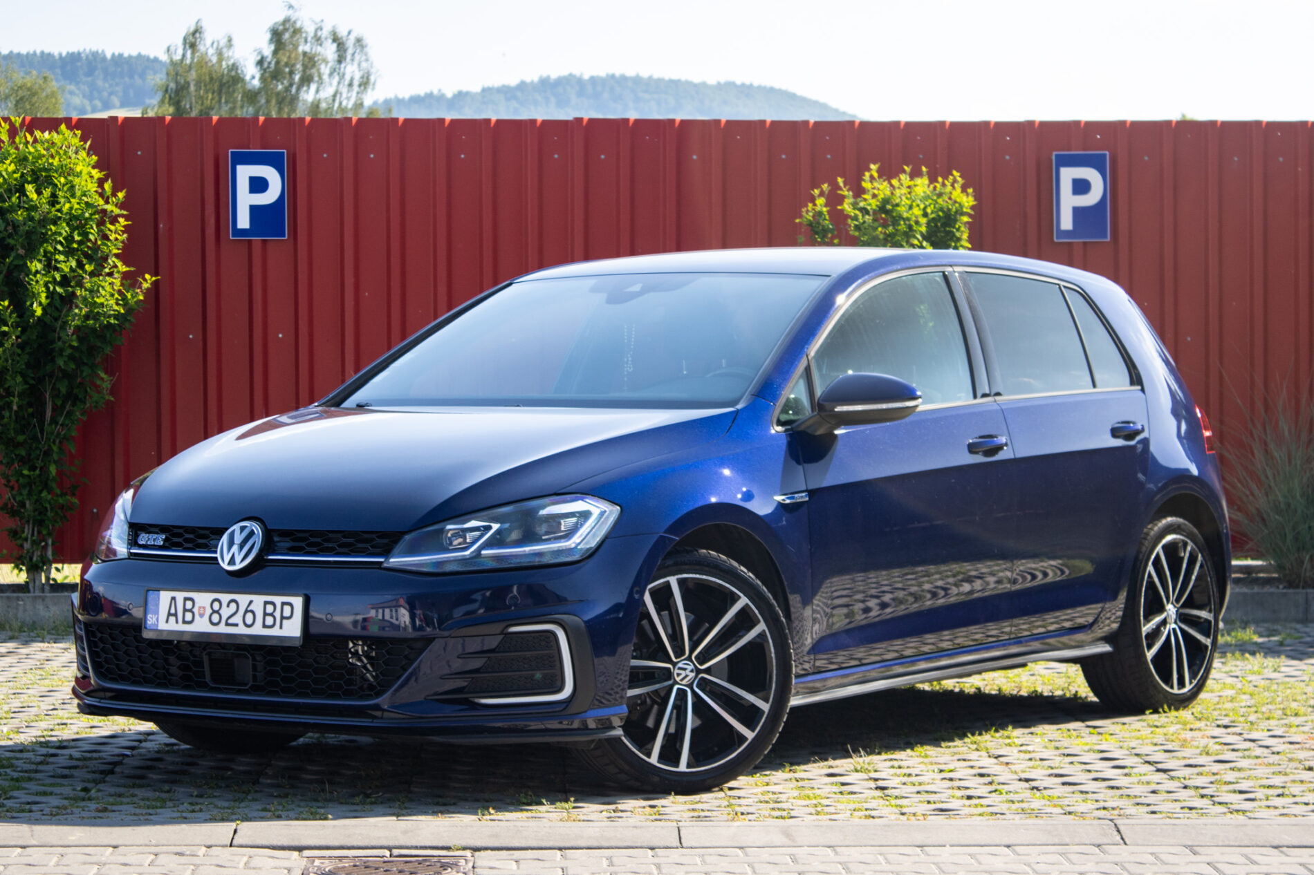 Volkswagen Golf GTE 1.4 TSI DSG / 110kW / A6 / ZÁRUKA / AJ NA SPLÁTKY / PROTIÚČET