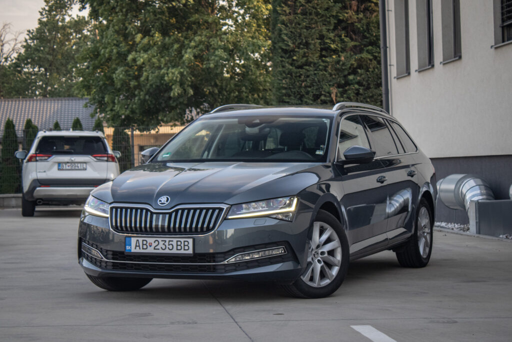Škoda Superb Combi 2.0 TDI SCR 4x4 DSG Style / AJ NA SPLÁTKY / PROTIÚČET