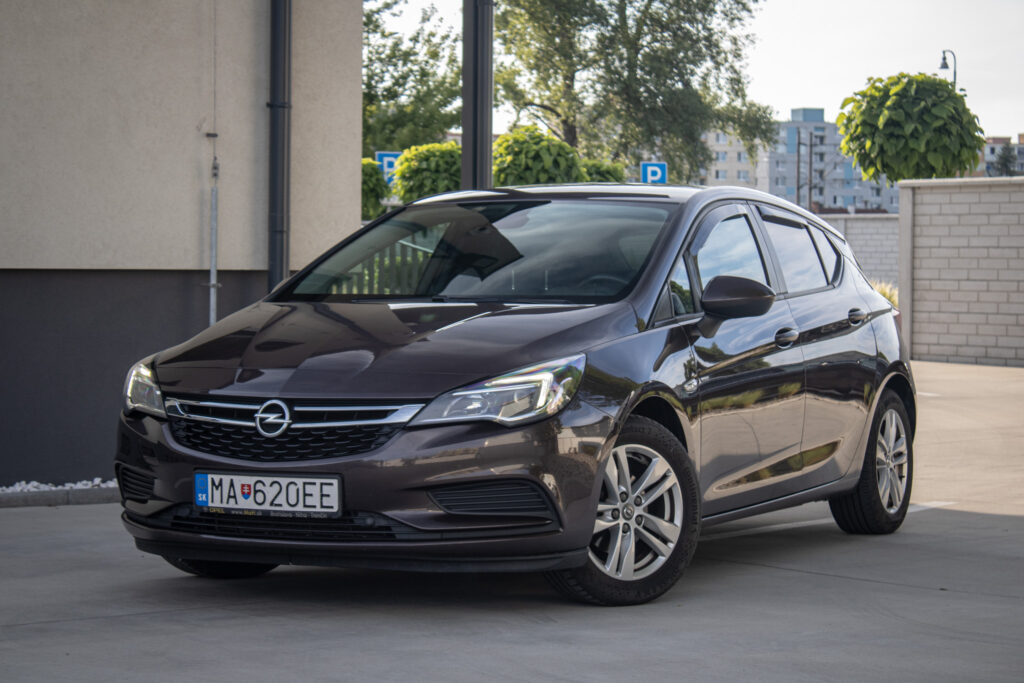 Opel Astra 1.4 Turbo 92kW M6 Enjoy / AJ NA SPLÁTKY / PROTIÚČET
