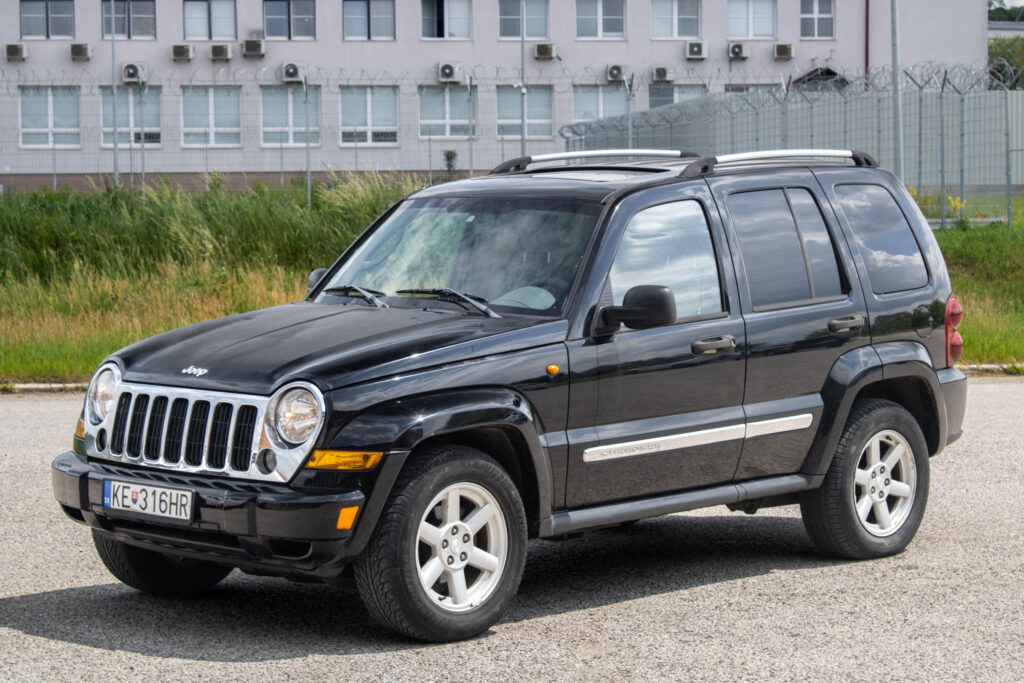 Jeep Cherokee 2.8 CRD Limited / 120kW / M6 / AJ NA SPLÁTKY / PROTIÚČET
