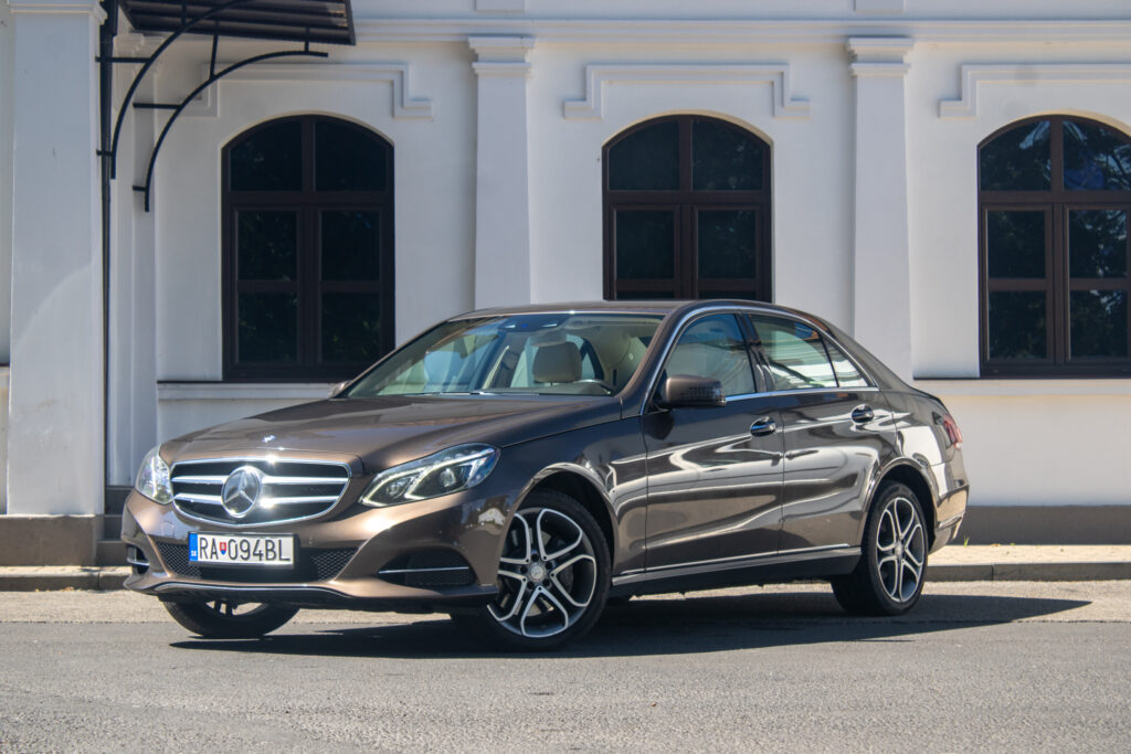 Mercedes-Benz E trieda Sedan 350 BLUETEEC 4MATIC