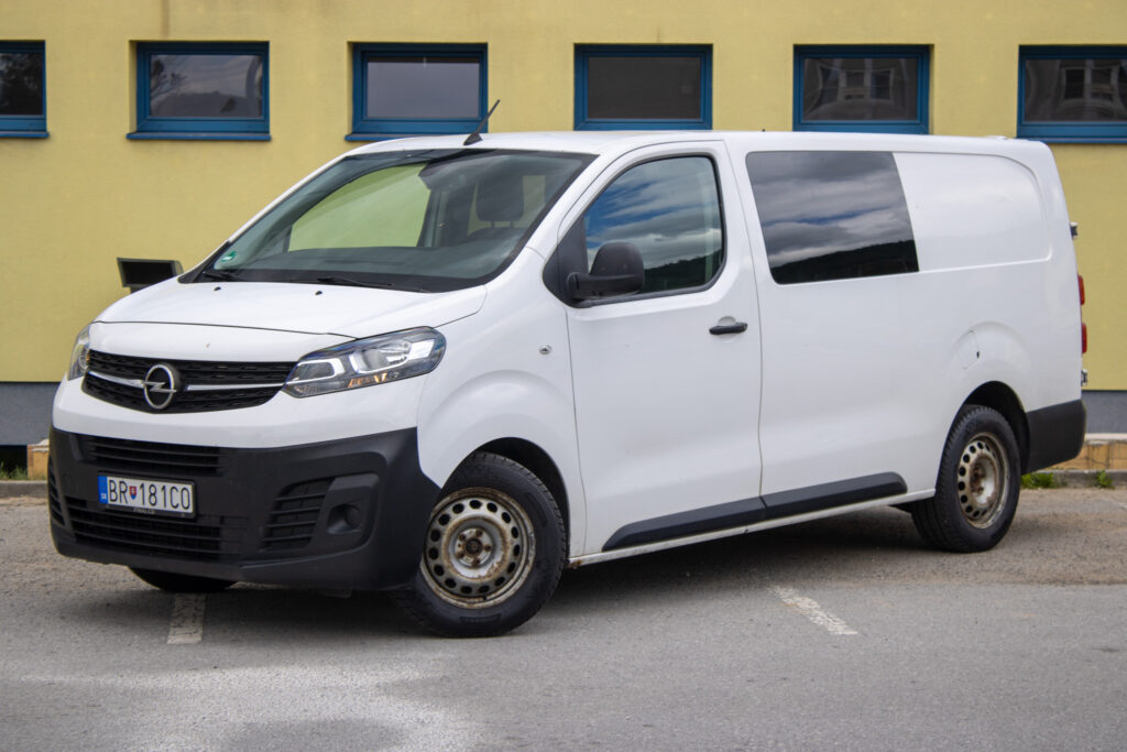 Opel Vivaro Crew Van 2.0 CDTi 90kW, M6 / AJ NA SPLÁTKY / PROTIÚČET /