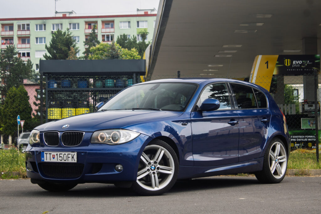 BMW Rad 1 120 AT6 130kW / NA SPLÁTKY / NA PROTIÚČET