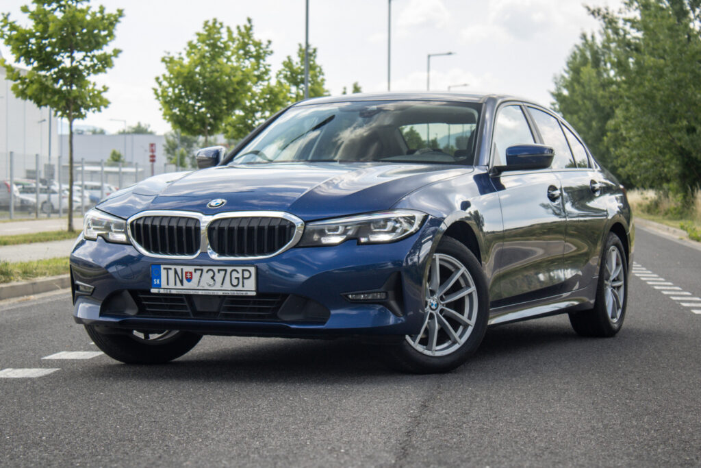 BMW Rad 3 xDrive 320d / AJ NA SPLÁTKY / PROTIÚČET
