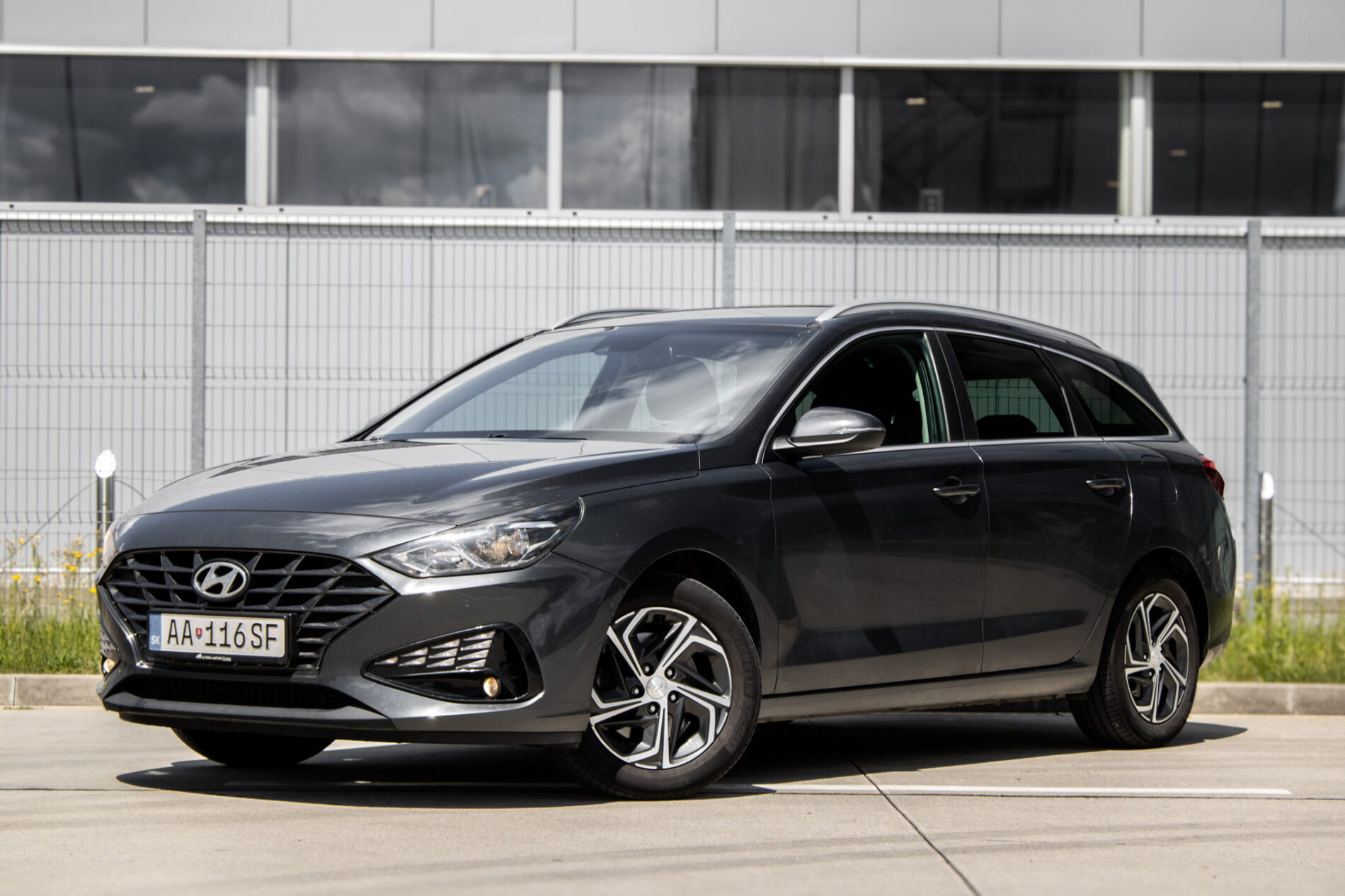 Hyundai i30 80kW FWD / AJ NA SPLÁTKY / PROTIÚČET