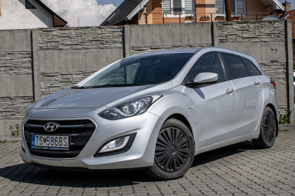 Hyundai i30 CW 1.6i CRDi VGT Family 81kW110HP M6 / AJ NA SPÁTKY / PROTIÚČET