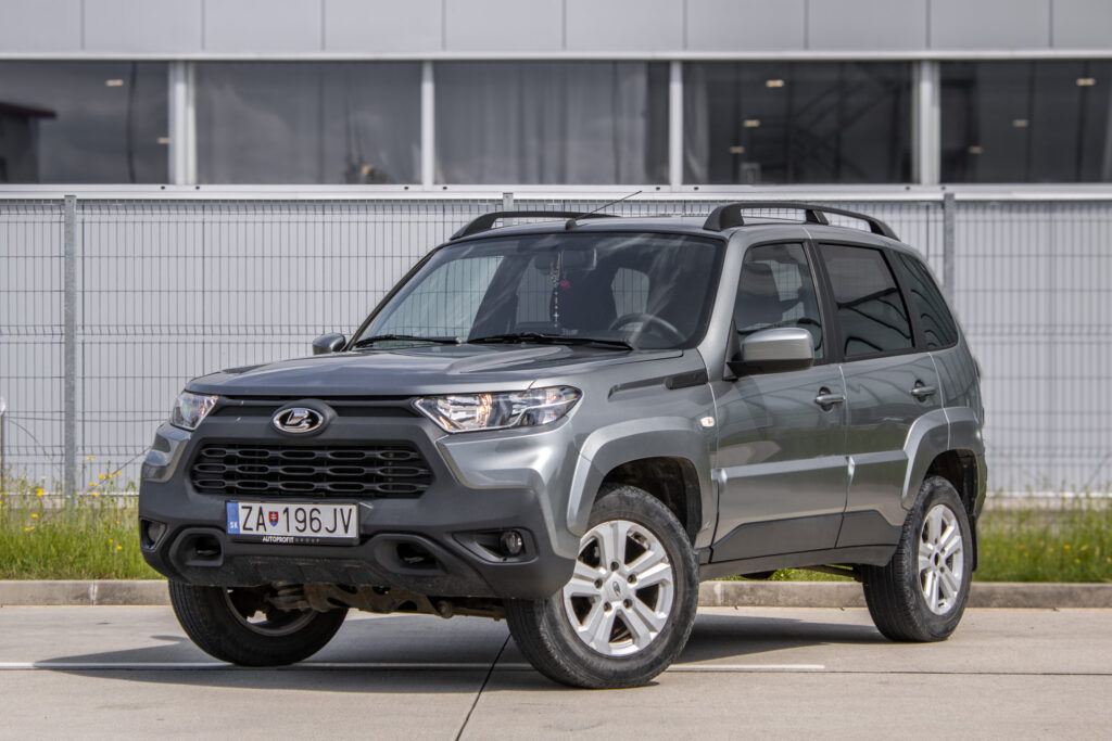 Lada Niva Travel MT/5 4x4 / AJ NA SPLÁTKY / PROTIÚČET