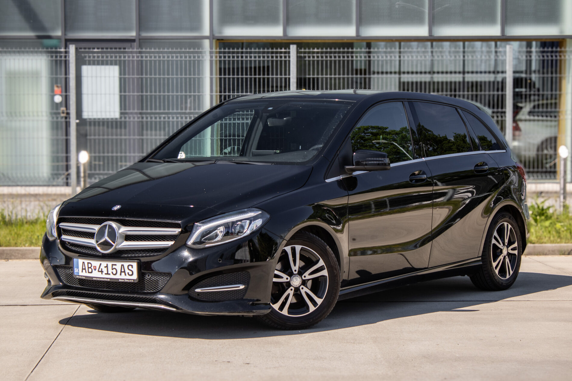 Mercedes-Benz B trieda 180d Avantgarde 7G-DCT AT/7 / AJ NA SPLÁTKY / PROTIÚČET