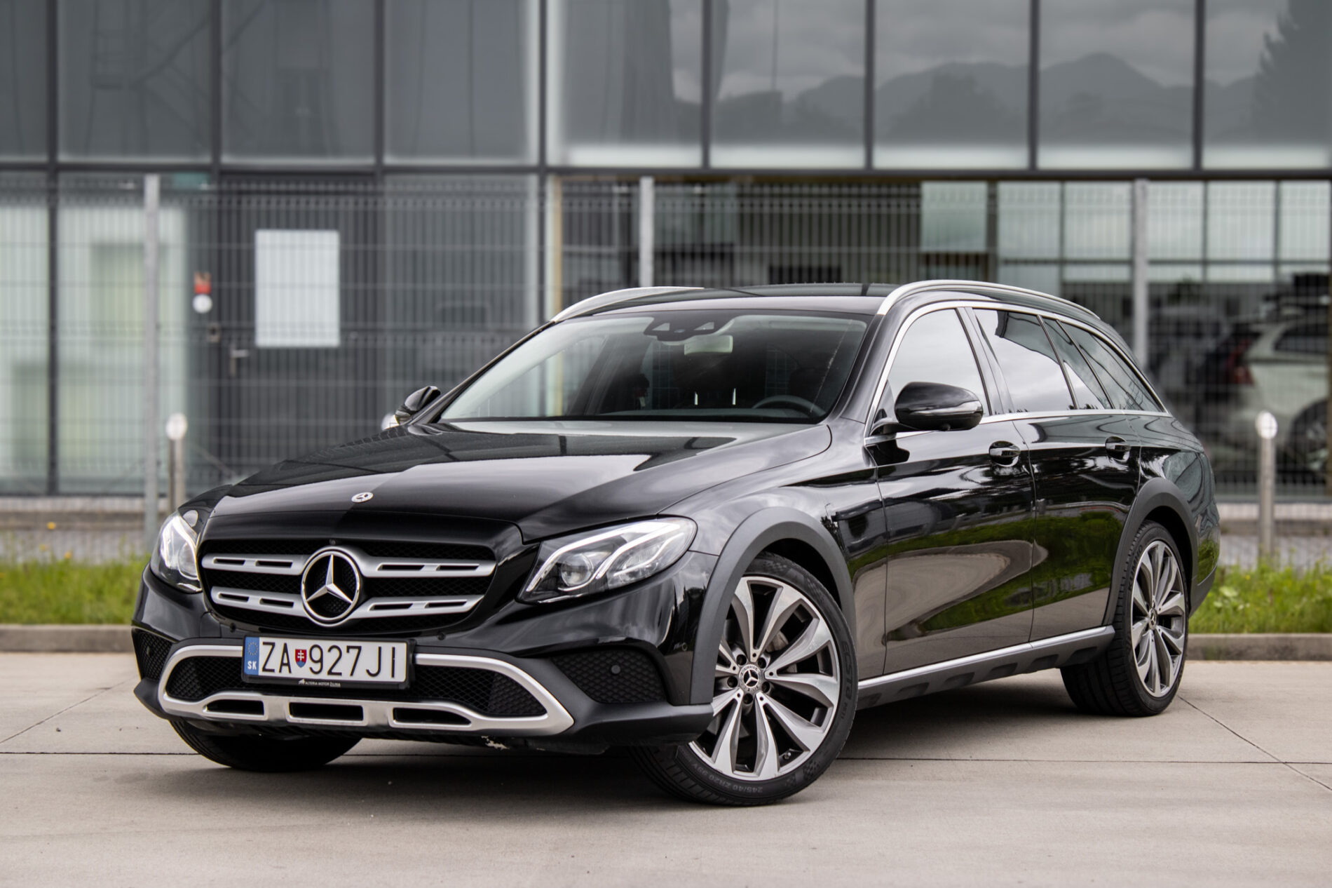 Mercedes-Benz E trieda All-Terrain E220d 4Matic / AJ NA SPLÁTKY / PROTIÚČET