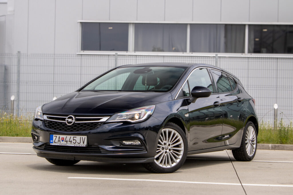 Opel Astra 1.4 Turbo 150k Dynamic 110kW150HP M6 / AJ NA SPLÁTKY / PROTIÚČT