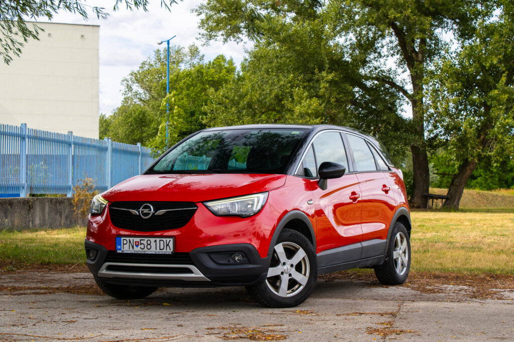 Opel Crossland X 1.2 TURBO 81kw A/T / 1. MAJITEL / Aj na splátky / Protiúčet
