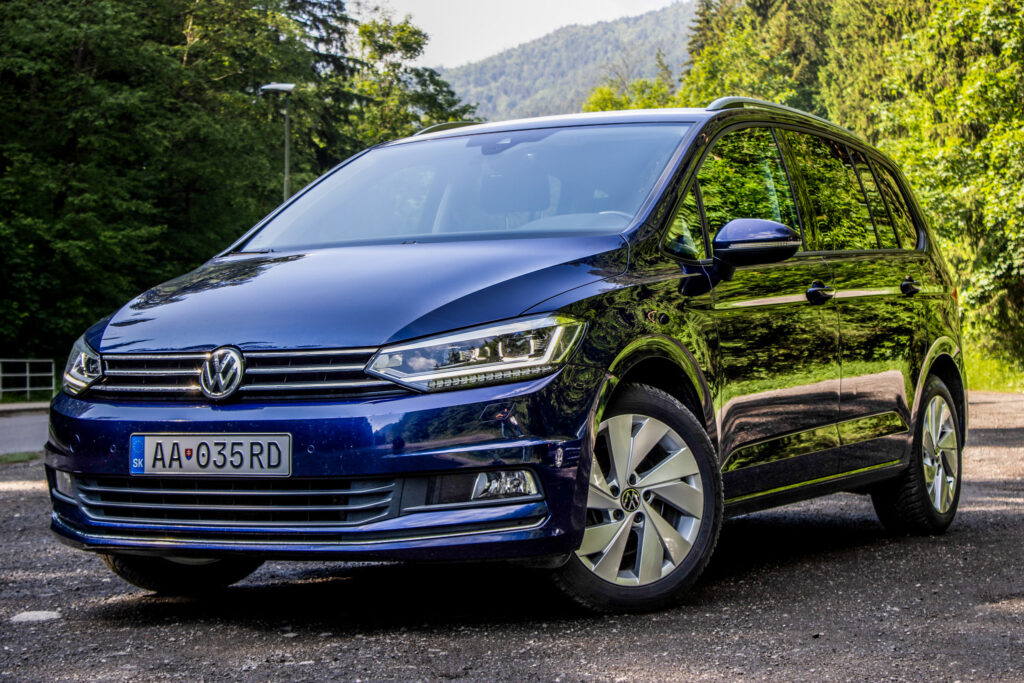 Volkswagen Touran 85 kW MT/6 2018 / AJ NA SPLÁTKY / PROTIÚČET