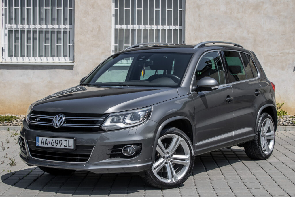 Volkswagen Tiguan 2.0 TDI 130kw R-line 4x4 / AJ NA SPLÁTKY / PROTIÚČET