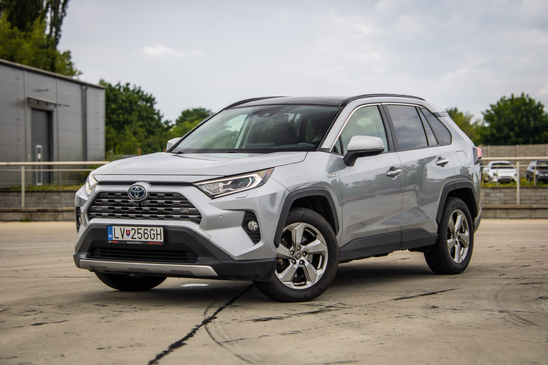 Toyota RAV4 2.5 Hybrid e-CVT Executive AWD, 131kW / AJ NA SPLÁTKY / PROTIÚČET /