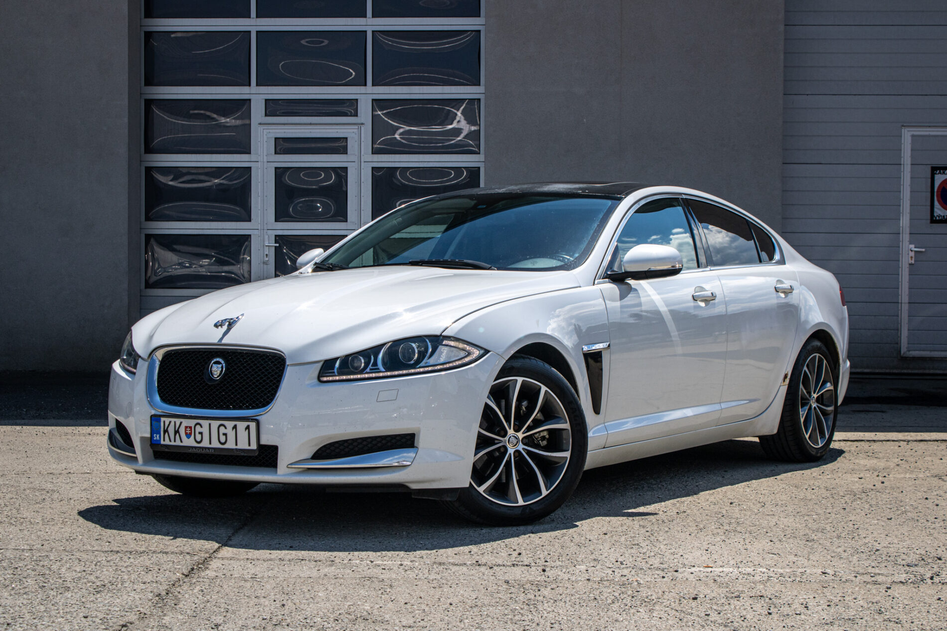 Jaguar XF 2.2D i4 Luxury Automat EDITION, 140kW, A8, 4d. /AJ NA SPLÁTKY/PROTIÚČET