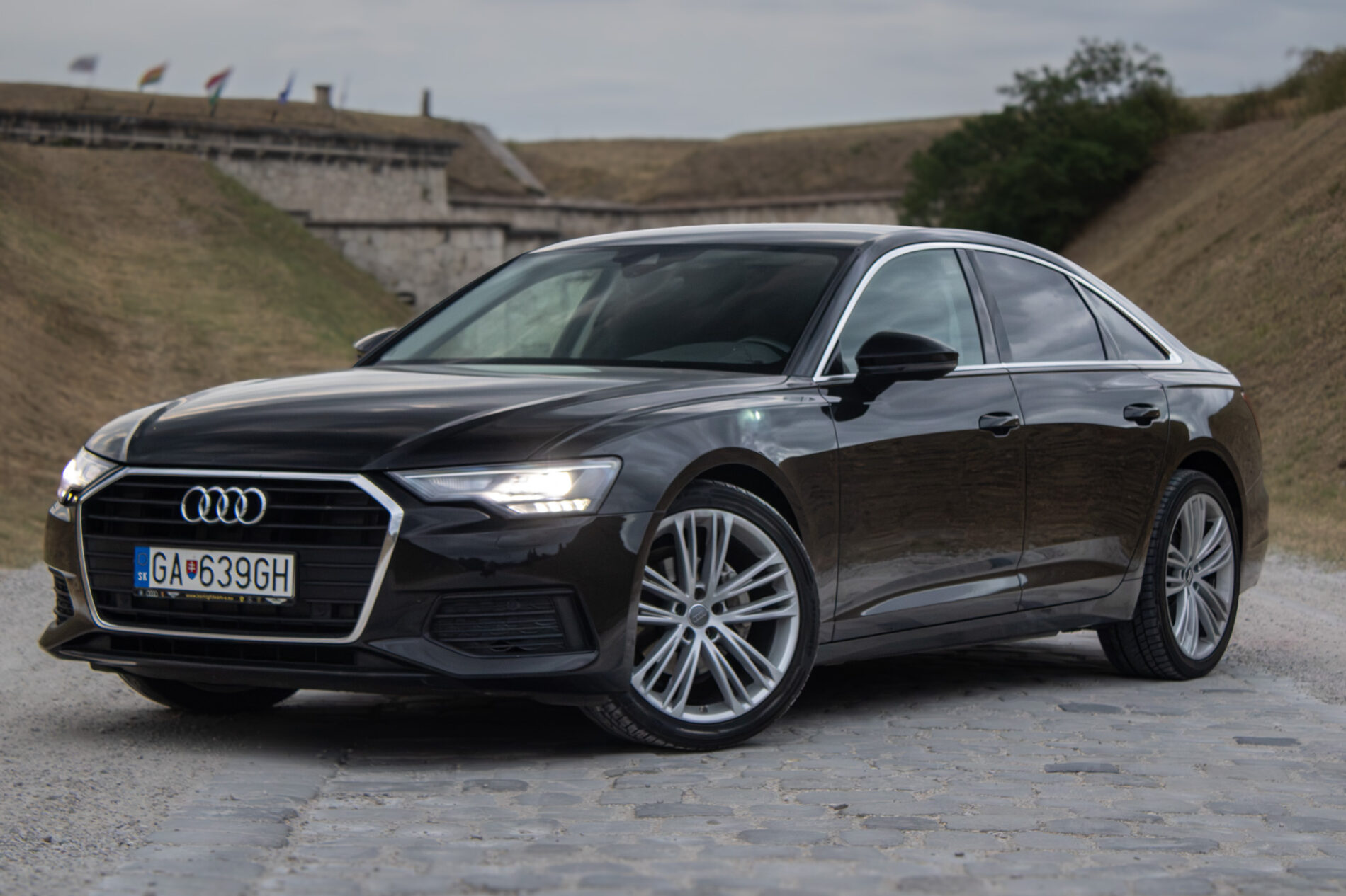 Audi A6 40 2.0 TDI mHEV Basis S tronic 150kW AT7 / NA SPLÁTKY / NA PROTIÚČET