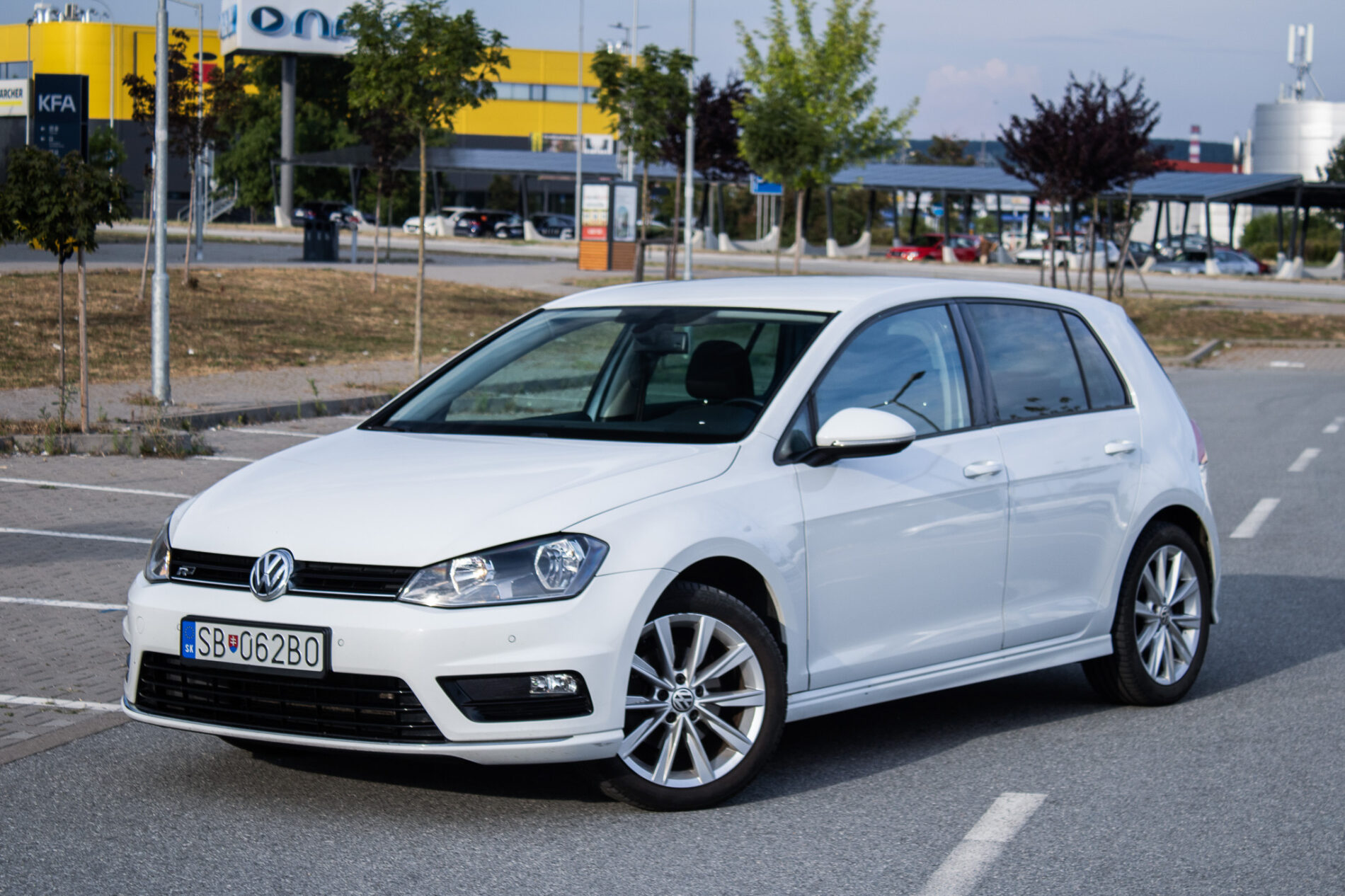 Volkswagen Golf 1.4 TSI R-Line, 92kW (2015) / AJ NA SPLÁTKY / PROTIÚČET /