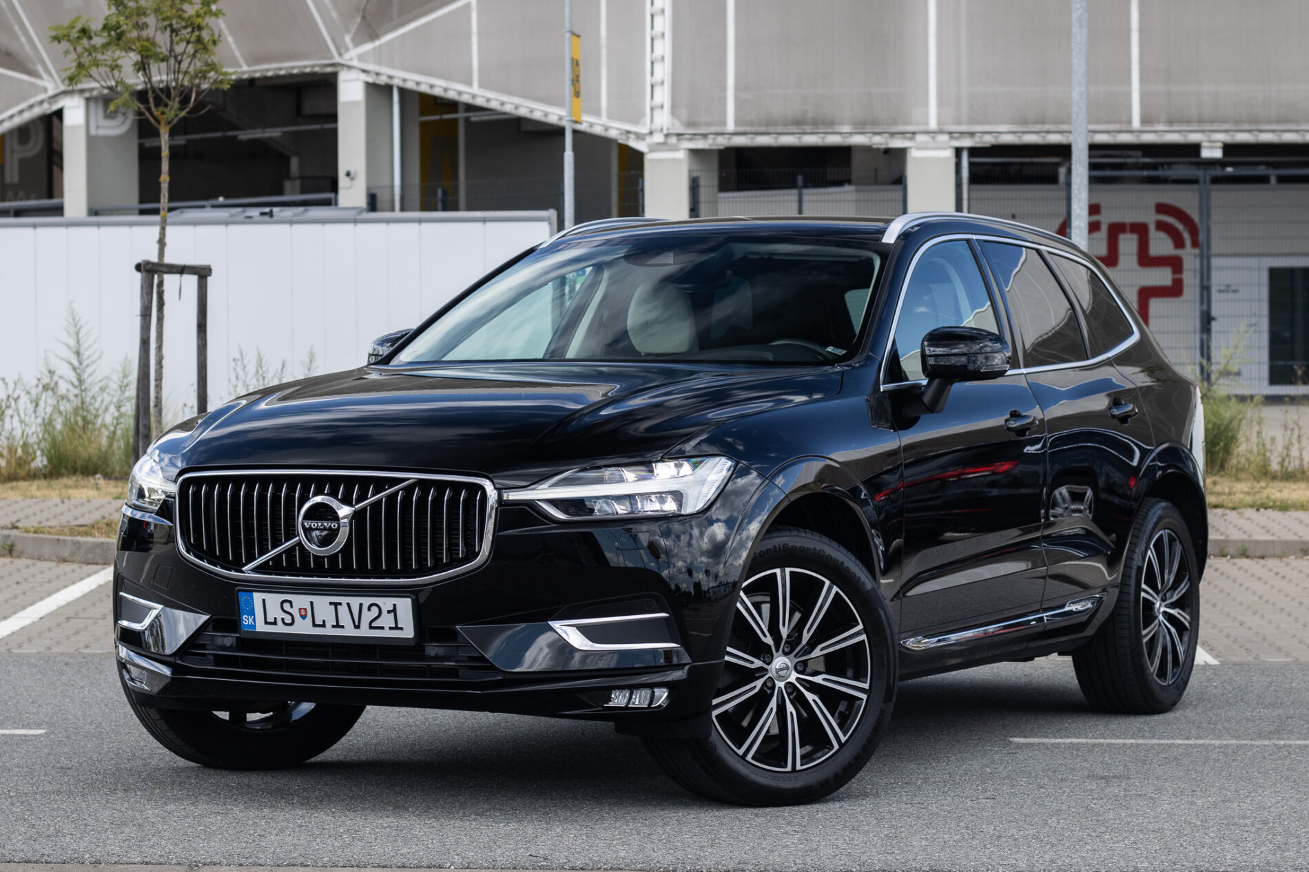 Volvo XC60 D4 A/T, 140kW (2019) / AJ NA SPLÁTKY / PROTIÚČET /