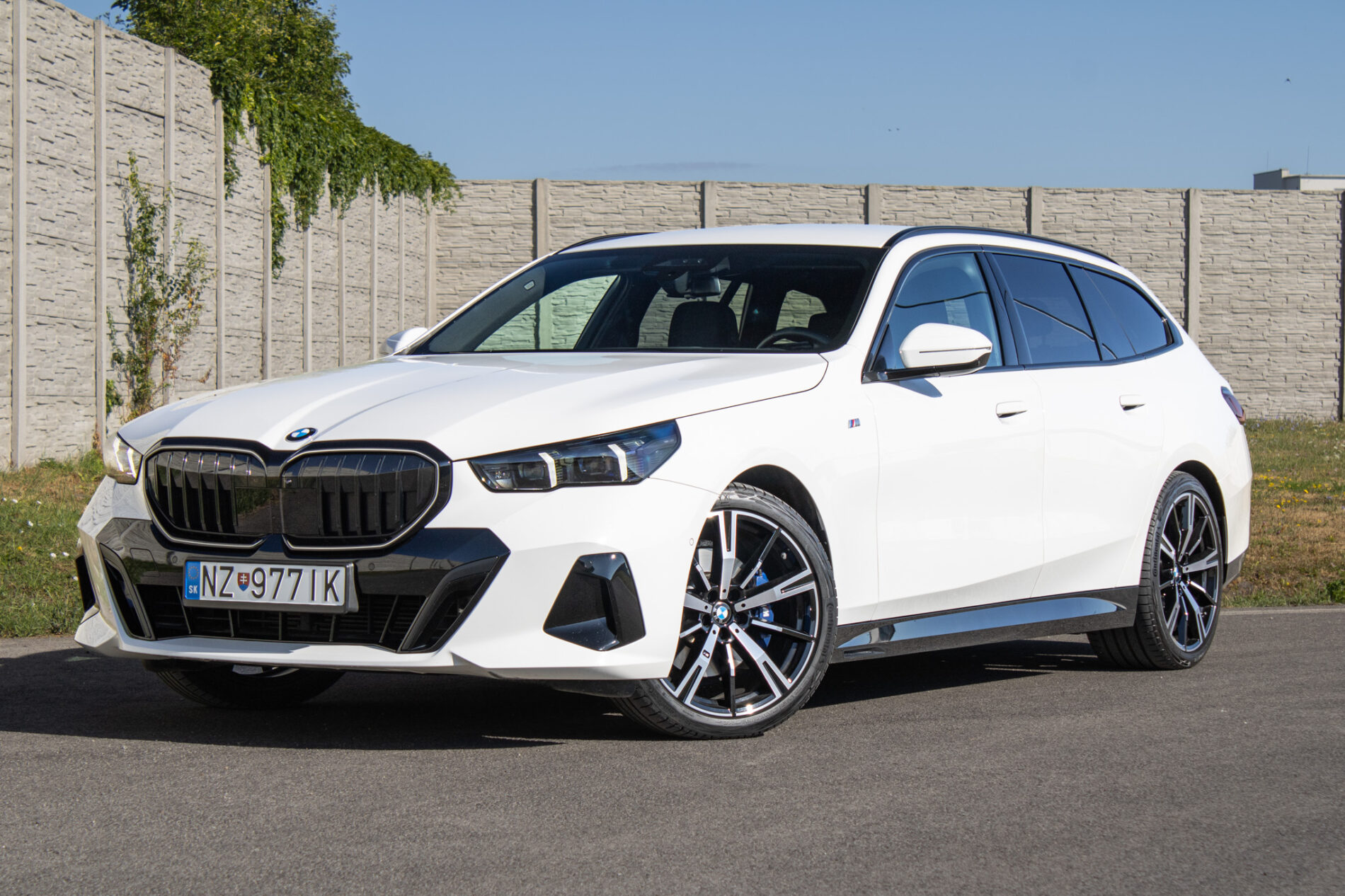 BMW Rad 5 Touring 520d  mHEV xDrive A/T M-Sport Pro, 145kW / AJ NA SPLÁTKY / PROTIÚČET /