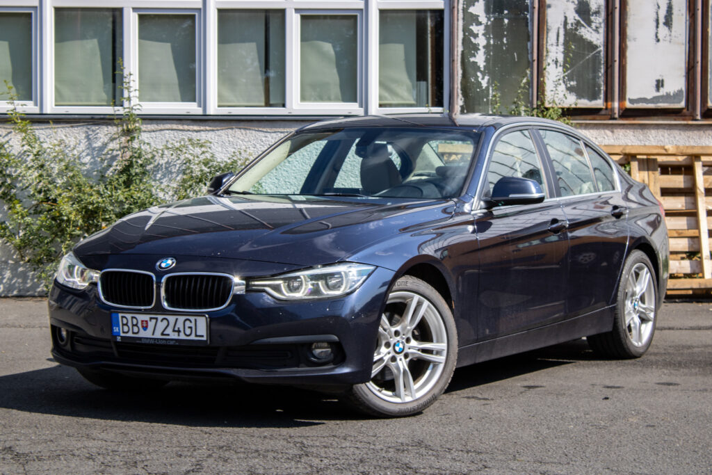 BMW Rad 3 320 xDrive Advantage / 140kW / A8 / ZÁRUKA / AJ NA SPLÁTKY / PROTIÚČET