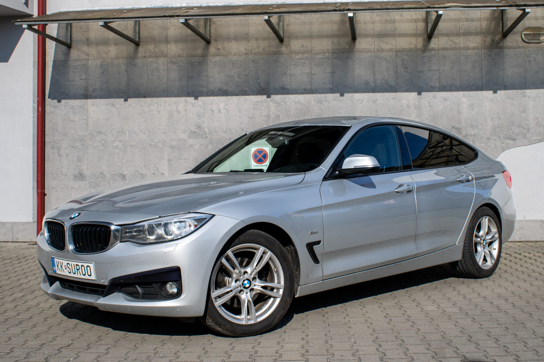 BMW Rad 3 GT 320 xDrive Sport Line / 140kW / A8 / ZÁRUKA / AJ NA SPLÁTKY / PROTIÚČET