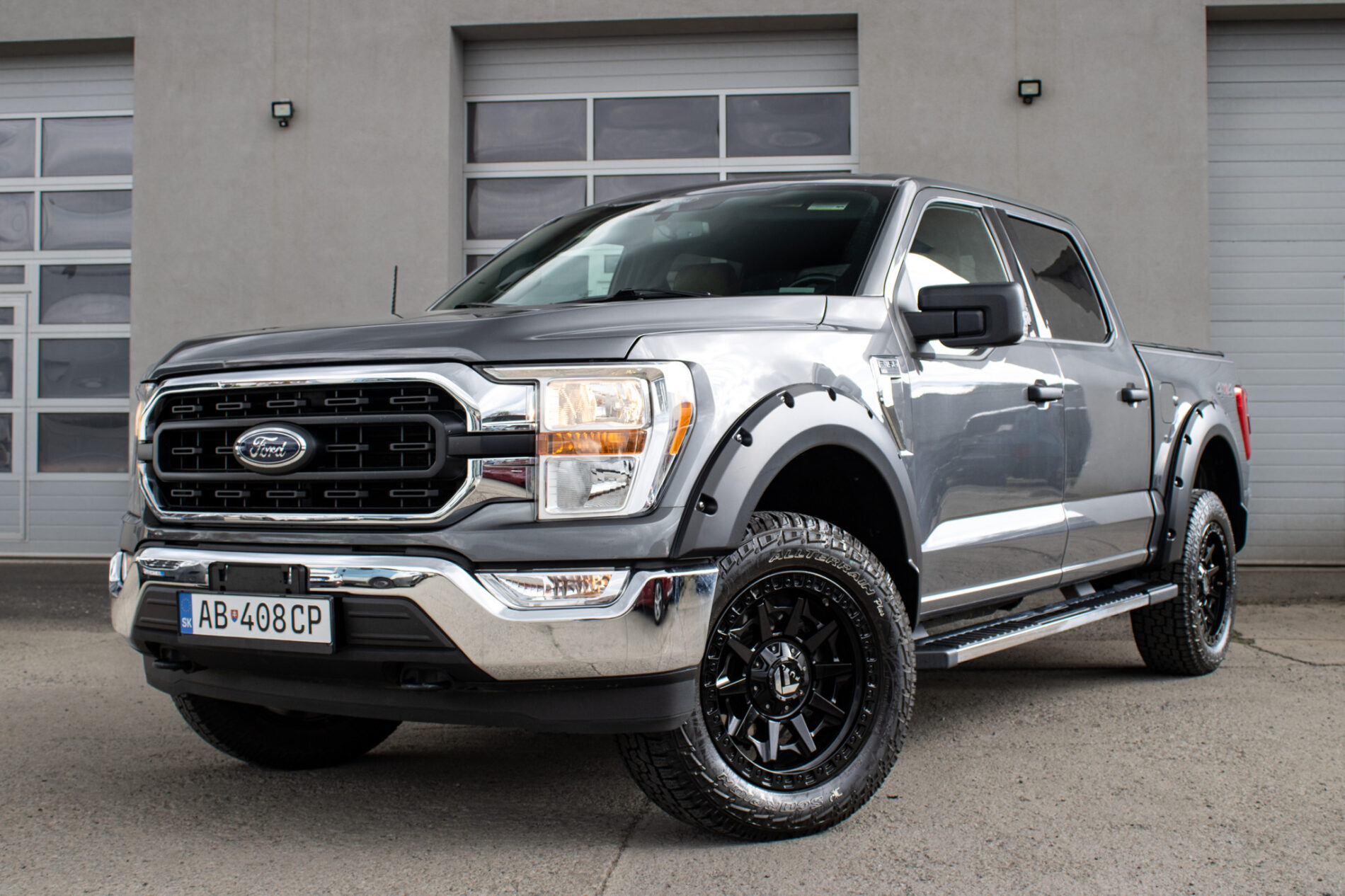 Ford F-150 XLT SuperCrew 4x4 3.5 EcoBoost / 298kW / ZÁRUKA / AJ NA SPLÁTKY / PROTIÚČET